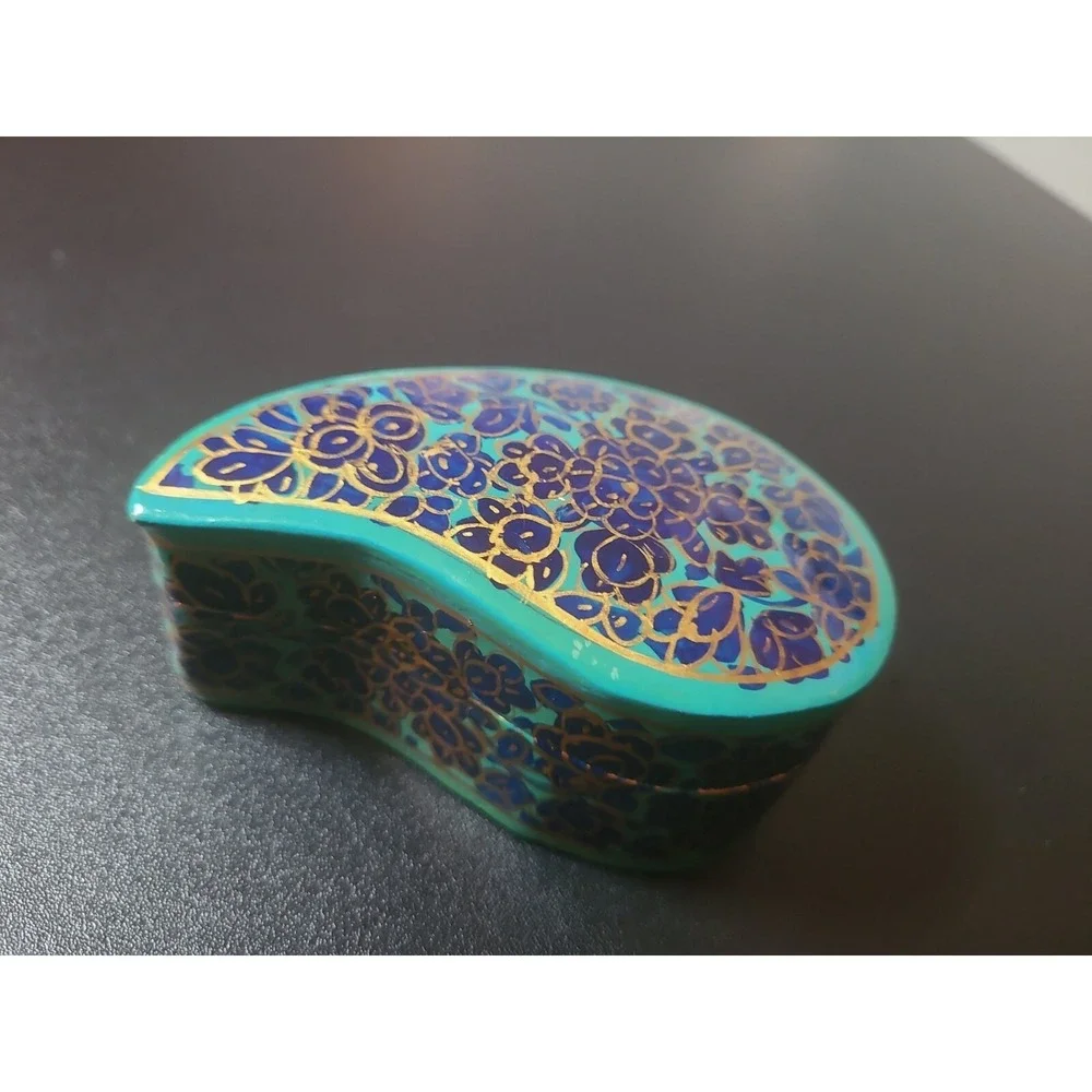 N/A handpainted ornate